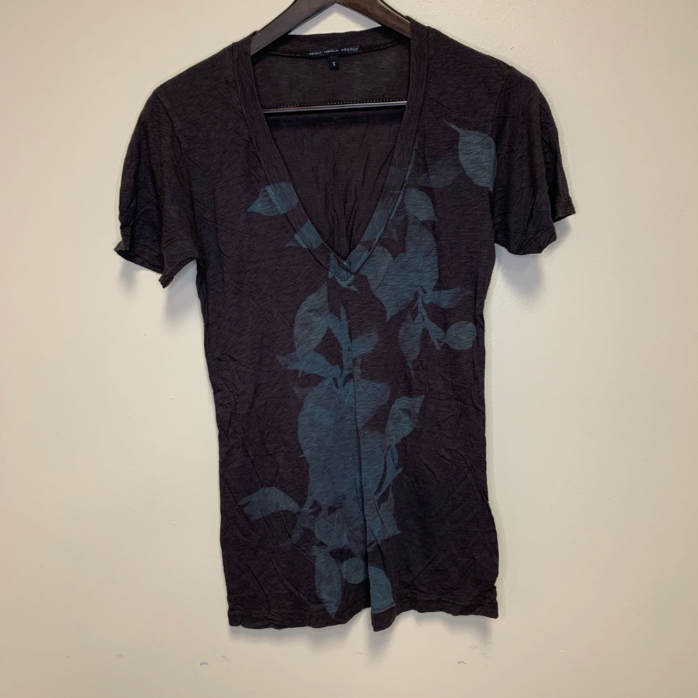 Truly Madly Deeply V Neck Tshirt Size Small